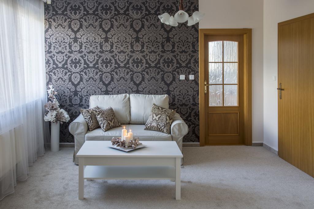 Villa Grande - Apartmany オロモウツ エクステリア 写真