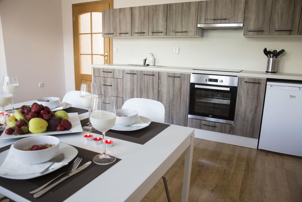 Villa Grande - Apartmany オロモウツ エクステリア 写真
