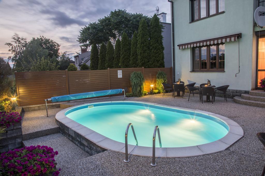 Villa Grande - Apartmany オロモウツ エクステリア 写真