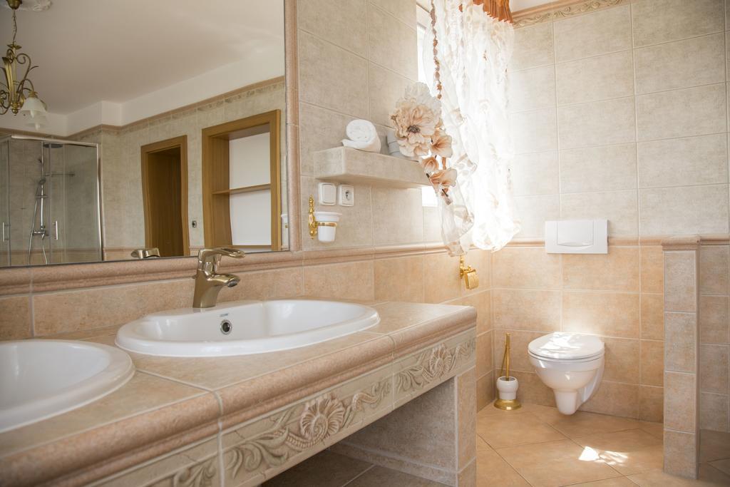 Villa Grande - Apartmany オロモウツ エクステリア 写真
