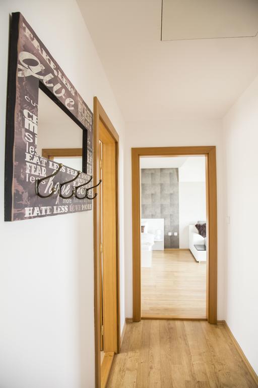 Villa Grande - Apartmany オロモウツ エクステリア 写真